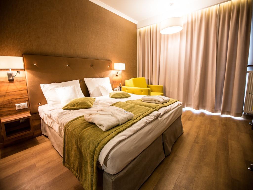 Mineral Hotel Malinowy Raj Солец-Здрой Екстериор снимка