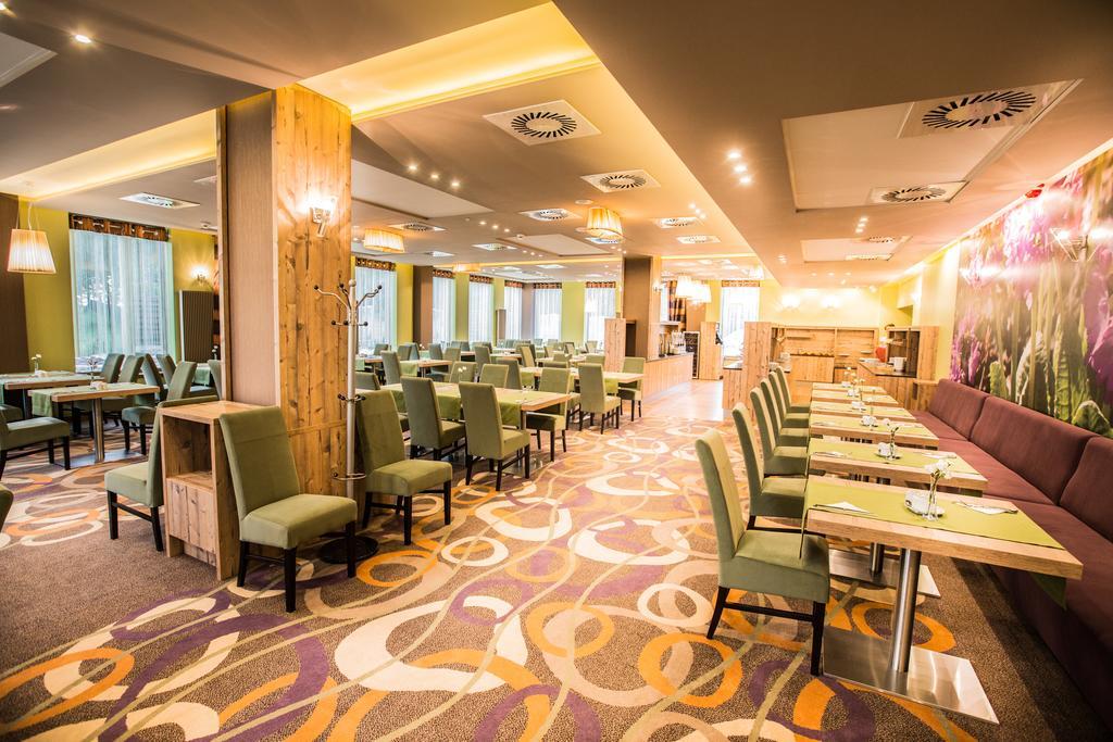 Mineral Hotel Malinowy Raj Солец-Здрой Екстериор снимка